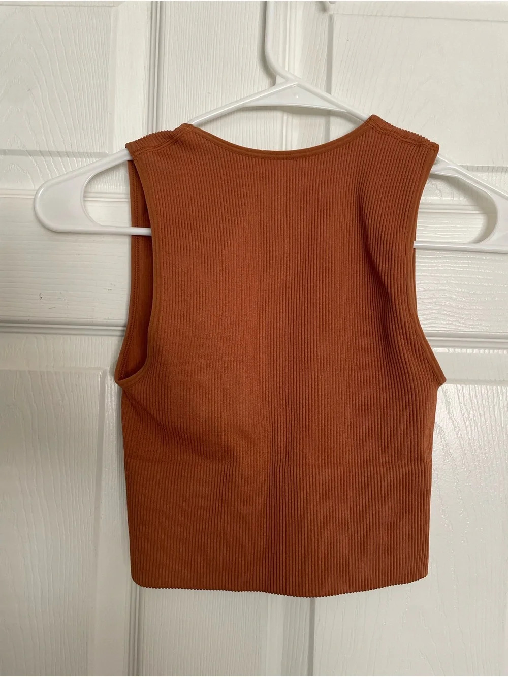 Dynamic Women’s XS/S Ribbed V-Neck Crop Top - Rust - Picture 5 of 5